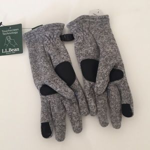 L.L. Bean Accessories - Women’s LL Bean sweater fleece gloves L.L. Bean Accessories - Women’s LL Bean sweater fleece gloves